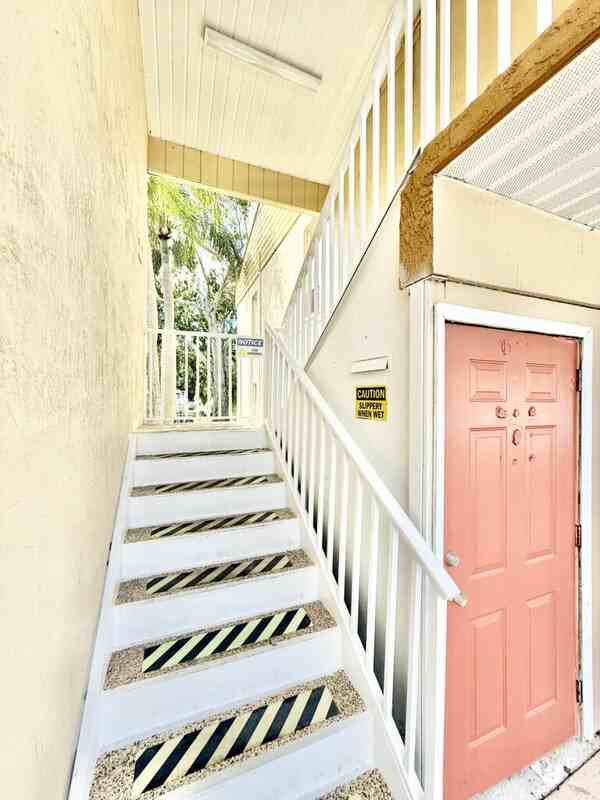 1915 Schlotter Cir - Photo 5 of 50