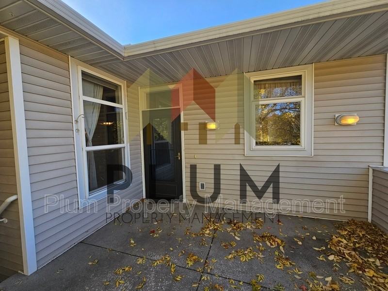 5104 Village View Way #7 - Photo 2 of 30