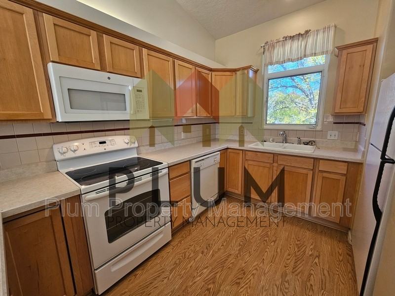 5104 Village View Way #7 - Photo 6 of 30