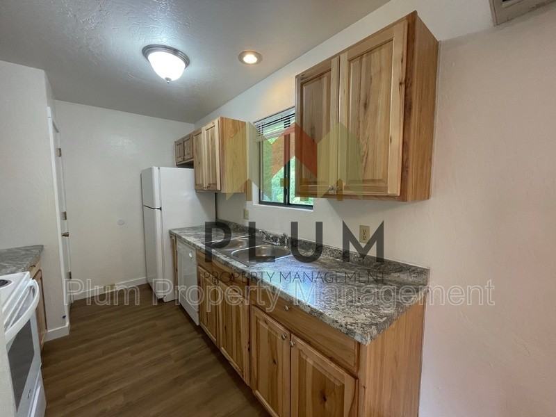 1957 S 8th St W #A - Photo 3 of 17