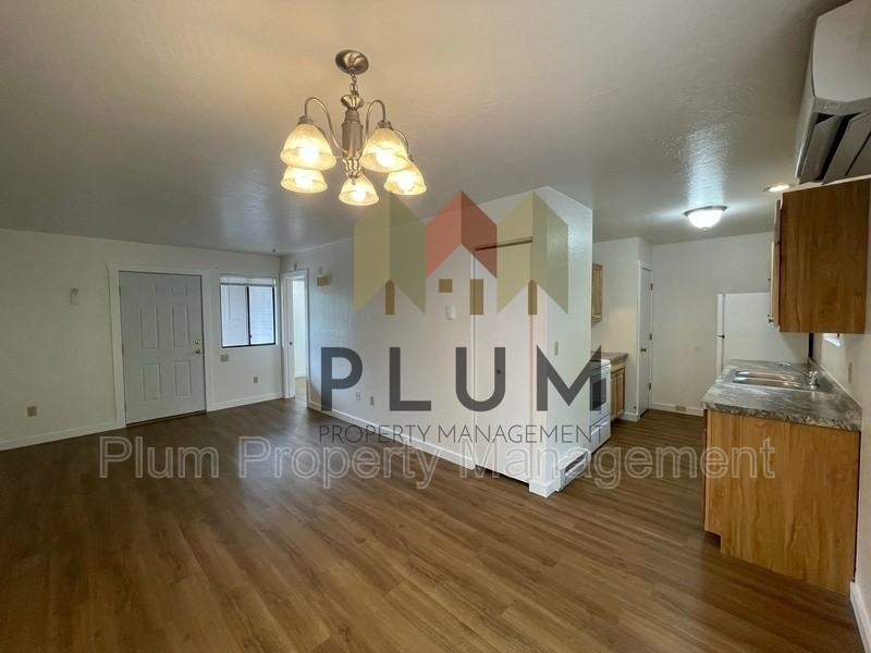 1957 S 8th St W #A - Photo 4 of 17