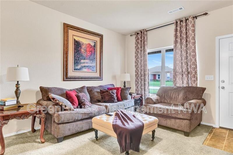 721 Nw 68th Ave - Photo 3 of 11