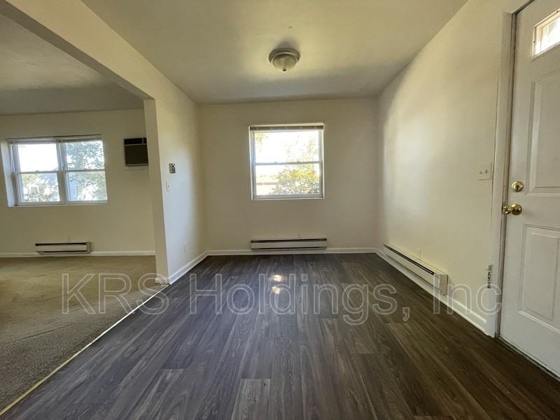 1209 Hullview Ave - Photo 4 of 15