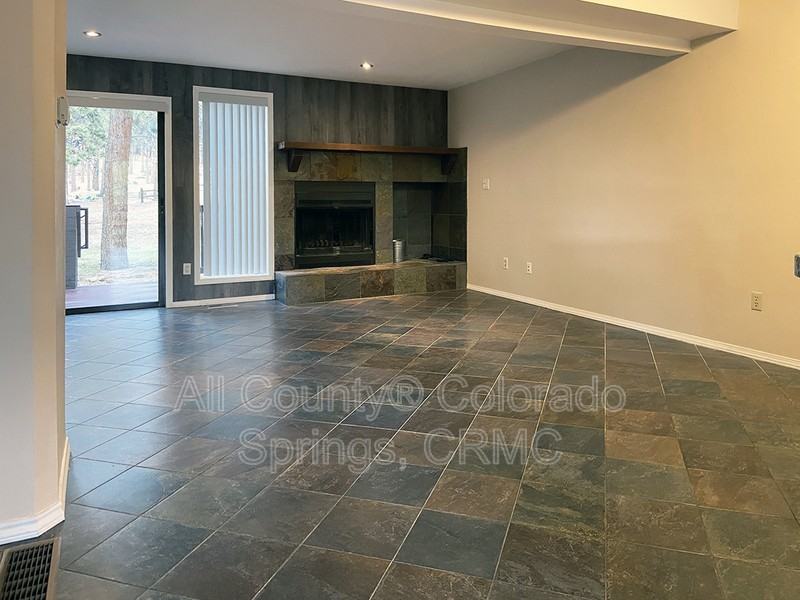 550 Manor Ct #C - Photo 2 of 14