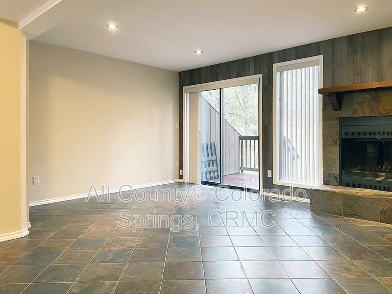 550 Manor Ct #C - Photo 3 of 14