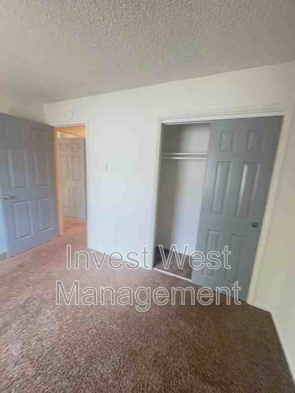 1950 33rd Ave #11 - Photo 6 of 9