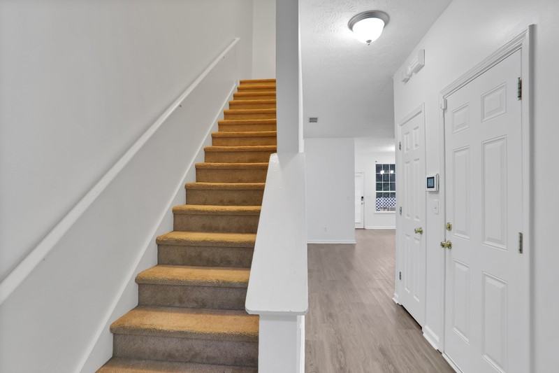 5640 Terremont Cir - Photo 3 of 21