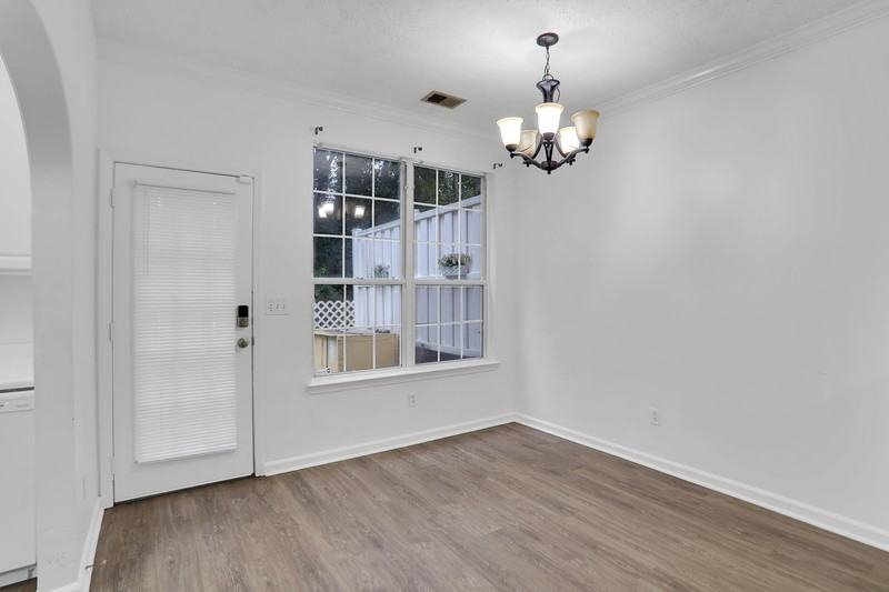 5640 Terremont Cir - Photo 6 of 21