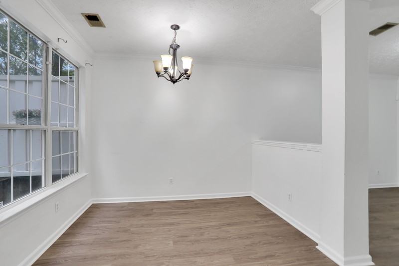 5640 Terremont Cir - Photo 7 of 21