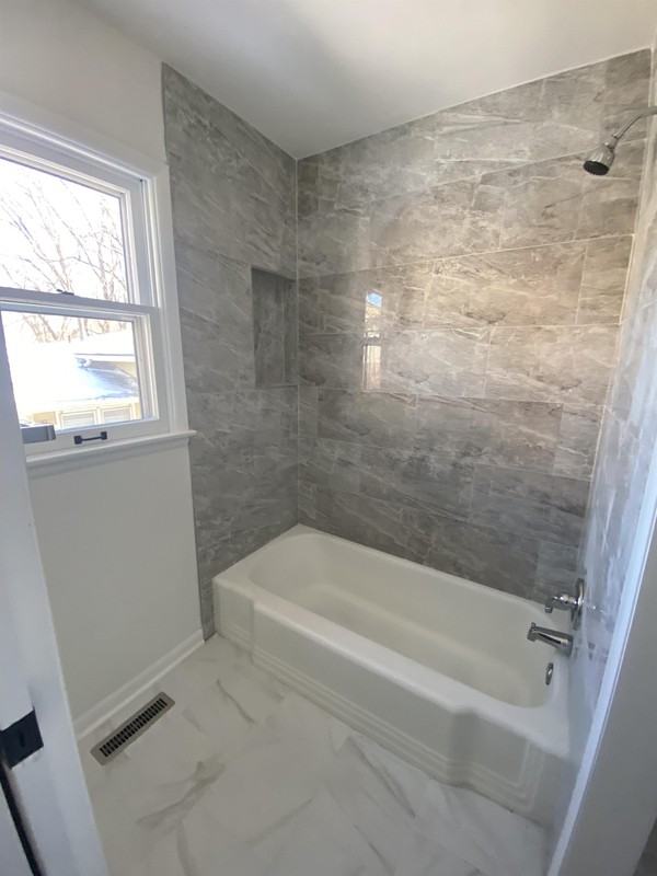 1435 W 19th St - Photo 2 of 13