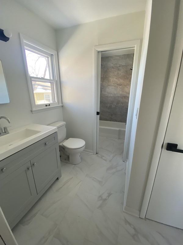 1435 W 19th St - Photo 3 of 13