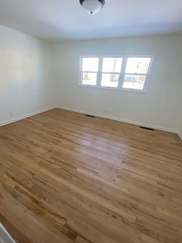 1435 W 19th St - Photo 4 of 13