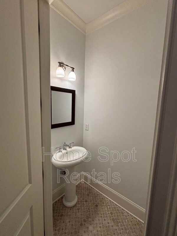 3635 E Paces Cir Ne #1318 - Photo 4 of 27