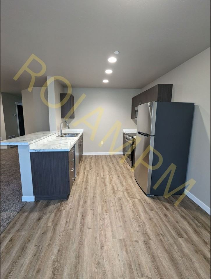 1215 South Eisenhower Street - Photo 4 of 12