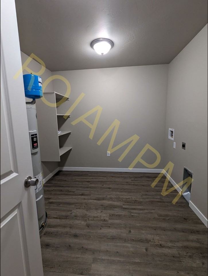 1215 South Eisenhower Street - Photo 6 of 12