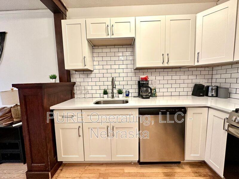 120 N 6th St #11 - Photo 2 of 18