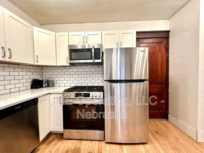 120 N 6th St #11 - Photo 3 of 18