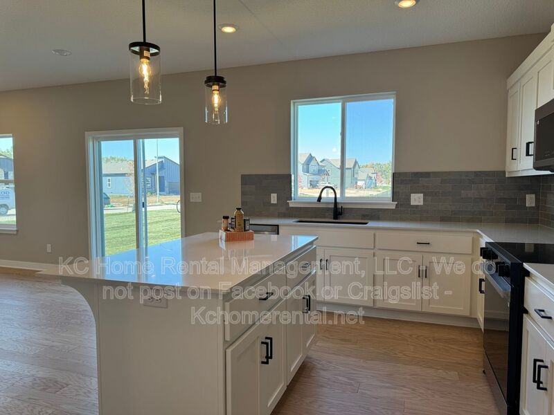 18852 Mahaffie Street - Photo 5 of 48