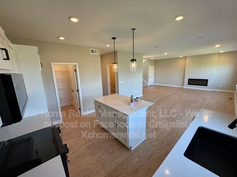 18852 Mahaffie Street - Photo 6 of 48