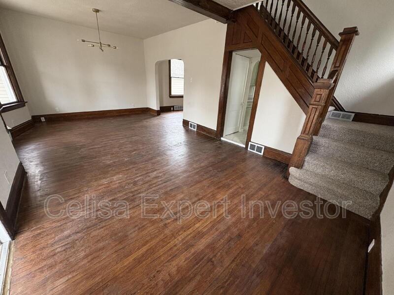 2723 Bowser Ave - Photo 2 of 10