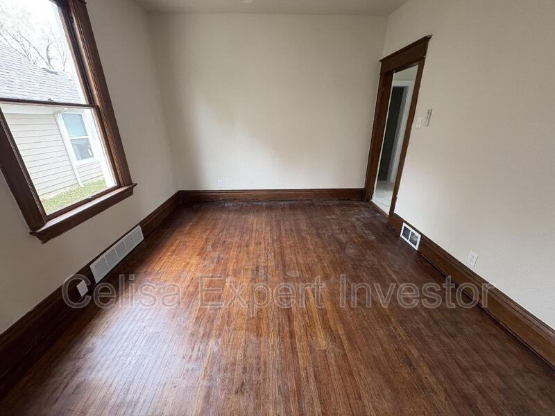 2723 Bowser Ave - Photo 3 of 10