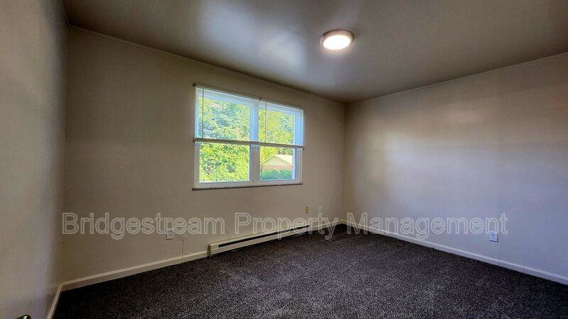 461 421, 441,&N Broadway Street ##441 - Photo 5 of 8