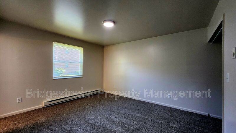 461 421, 441,&N Broadway Street ##441 - Photo 6 of 8