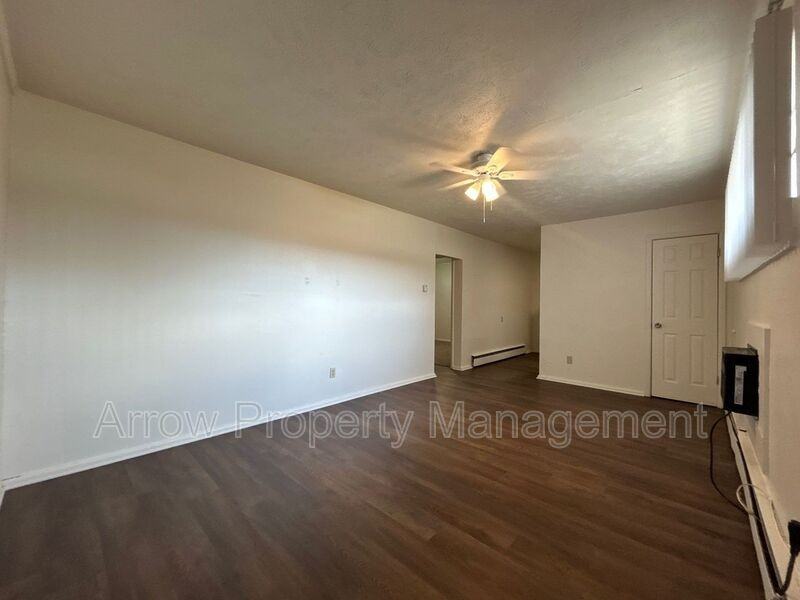 609 W 14th St - Photo 2 of 6