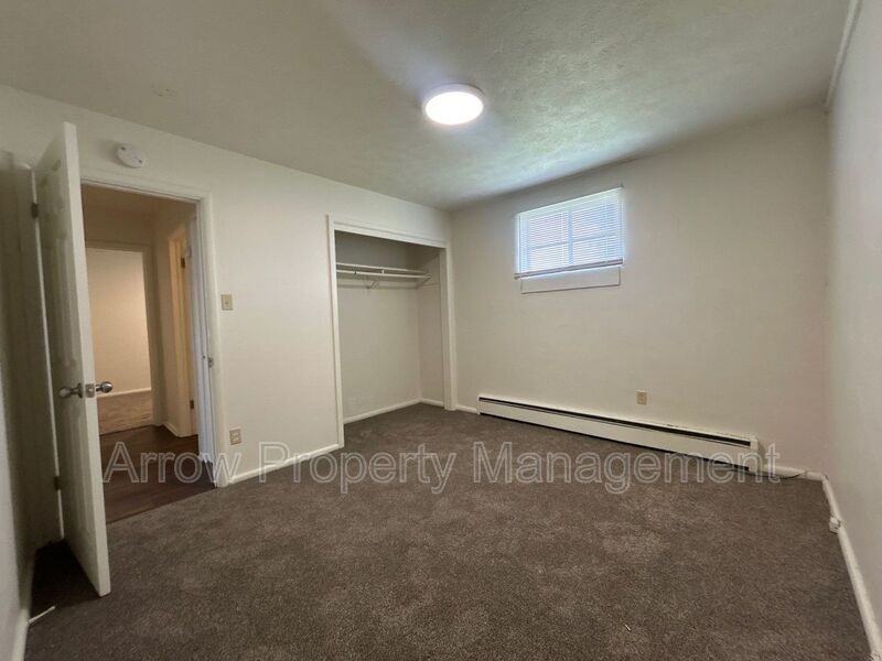 609 W 14th St - Photo 4 of 6