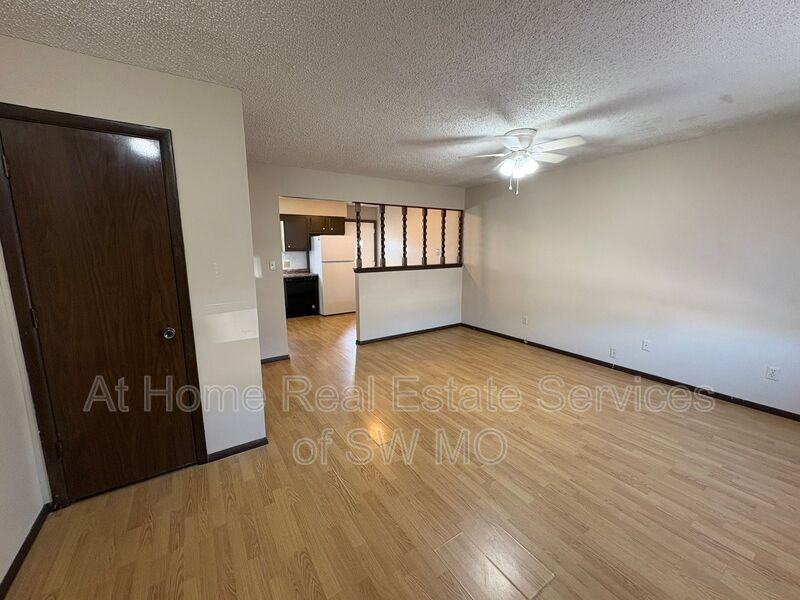 1830 Tower Cir - Photo 2 of 10