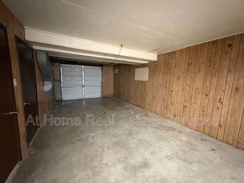 1830 Tower Cir - Photo 5 of 10