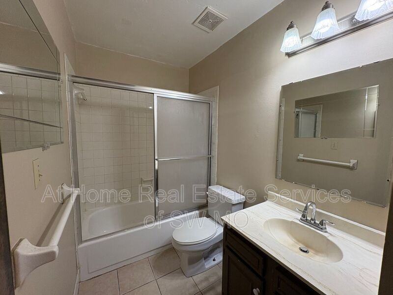 1830 Tower Cir - Photo 7 of 10