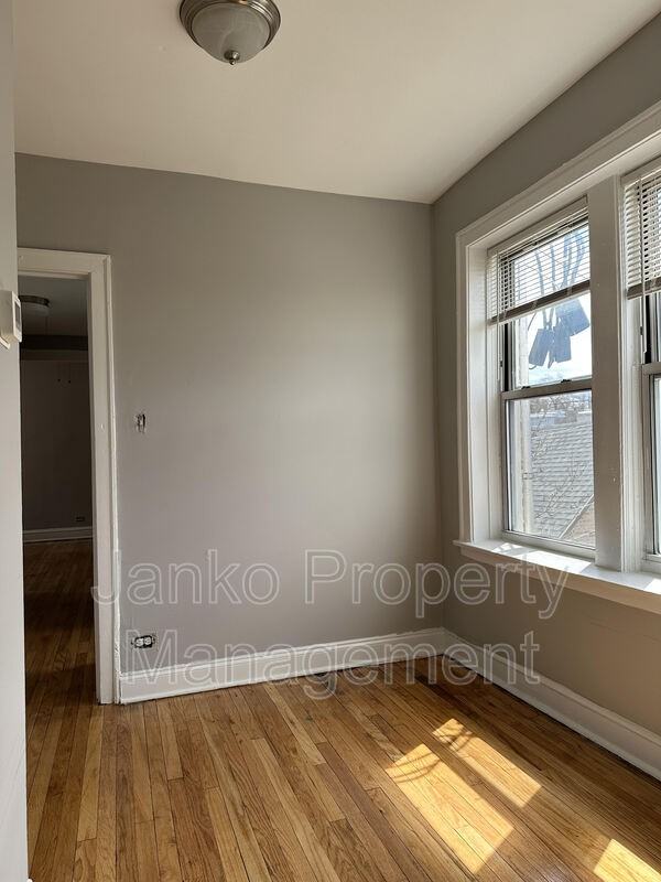 3723 W Grand Ave #2 - Photo 3 of 8