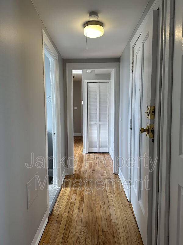 3723 W Grand Ave #2 - Photo 4 of 8