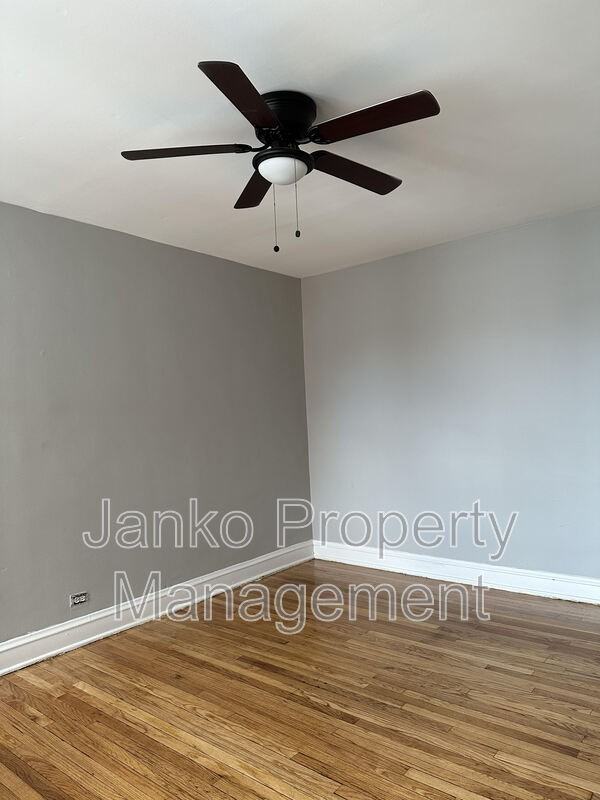 3723 W Grand Ave #2 - Photo 5 of 8