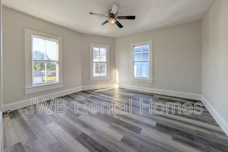 451 E 1st St - Photo 7 of 11