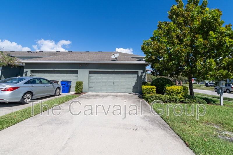 4801 Nathan Hale Blvd - Photo 5 of 50