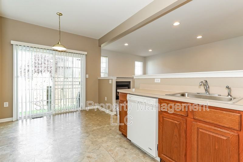 162 Chancellor Dr - Photo 7 of 20