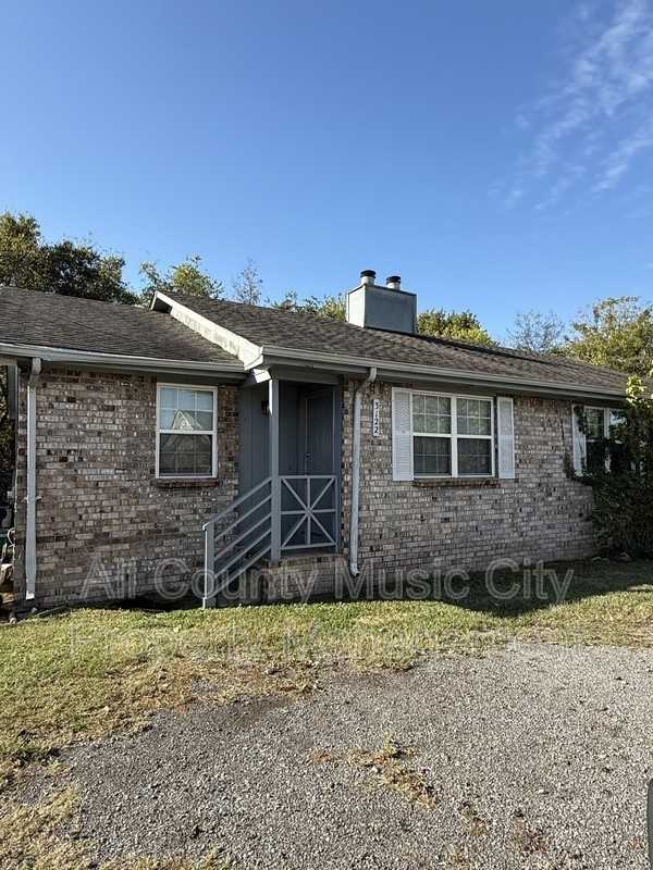 3122 Creekwood Drive