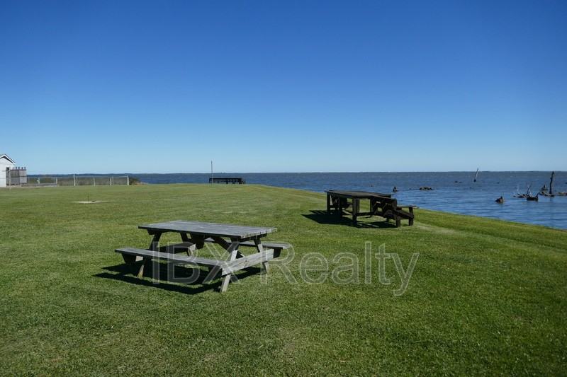 144 Edgewater Dr - Photo 6 of 32