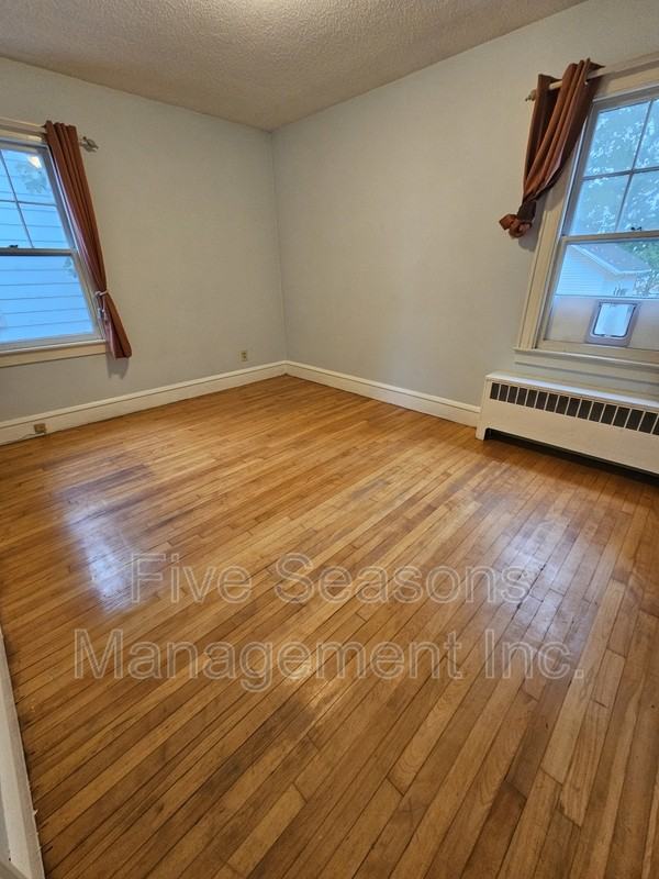 65 Thibault Pkwy - Photo 6 of 15