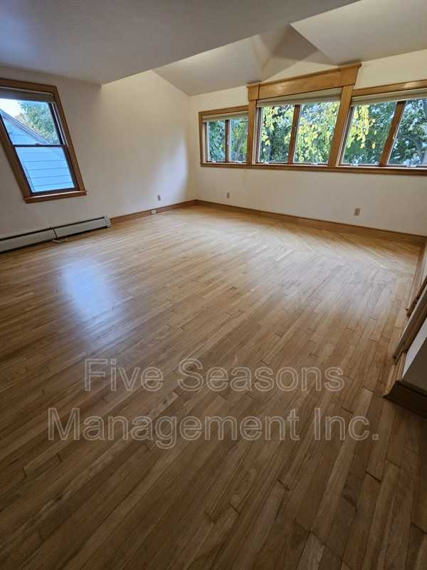 65 Thibault Pkwy - Photo 7 of 15