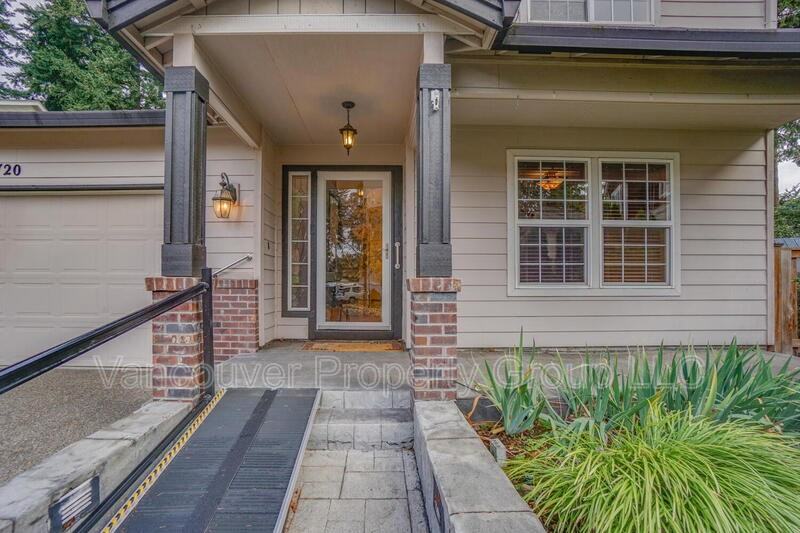 15720 Ne 13th Way - Photo 2 of 42