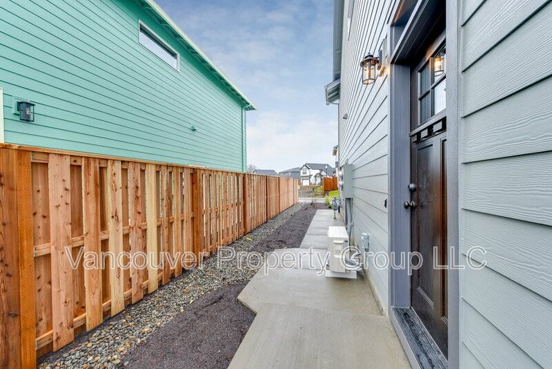 2936 Nw 16th St #A - Photo 2 of 15