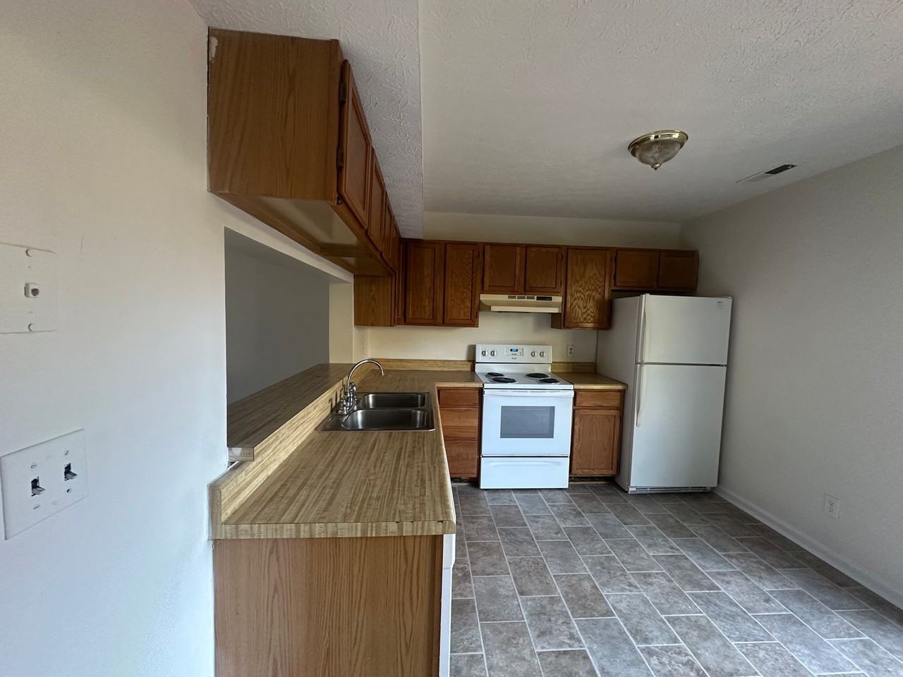 100 Montview Forest Dr - Photo 2 of 18