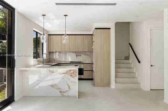 7498 Sw 100th St #8 - Photo 3 of 50