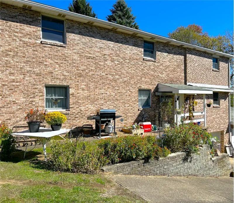 120 Luanne Dr #1 - Photo 2 of 9