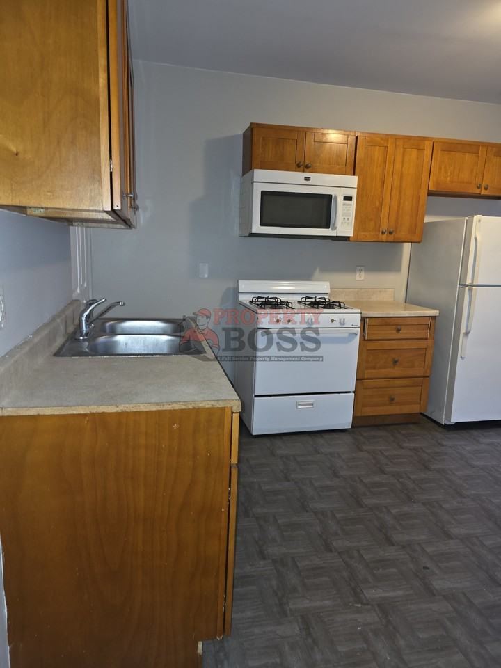 519 W Columbus Dr East Chicago 3/Apt. Rh - Photo 3 of 7
