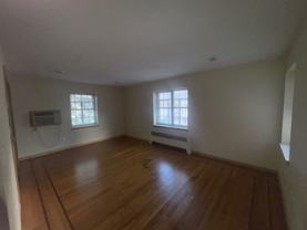 Large 1 bedroom Heat, Hot Water and WIFI Included, 2 blocks from Elm Park in WPI South Village - Photo 1 of 1