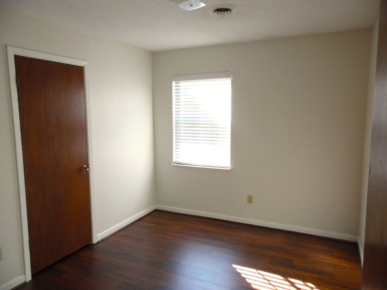 140 Fonville St - Photo 5 of 7